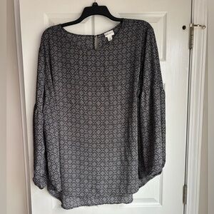 Ava & Viv Black and Gray Patterned Blouse